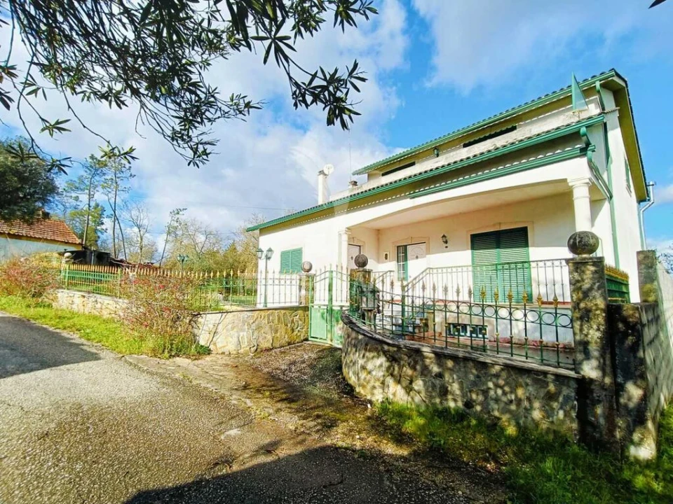 Moradia T9 para Venda em Gondemaria e Olival Foto 2