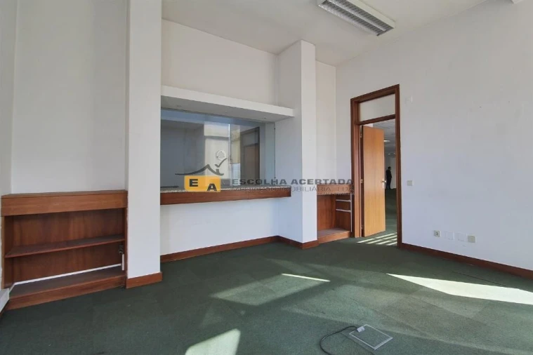 Escritório para Arrendamento em São Mamede de Infesta e Senhora da Hora Foto 10