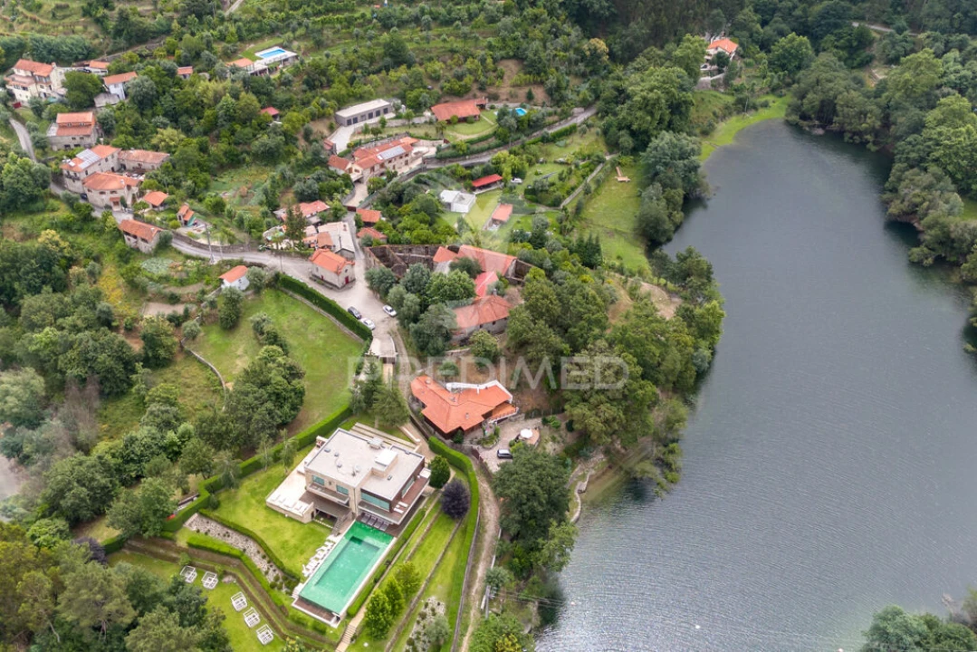 Moradia T3 para Venda em Caniçada e Soengas Foto 11