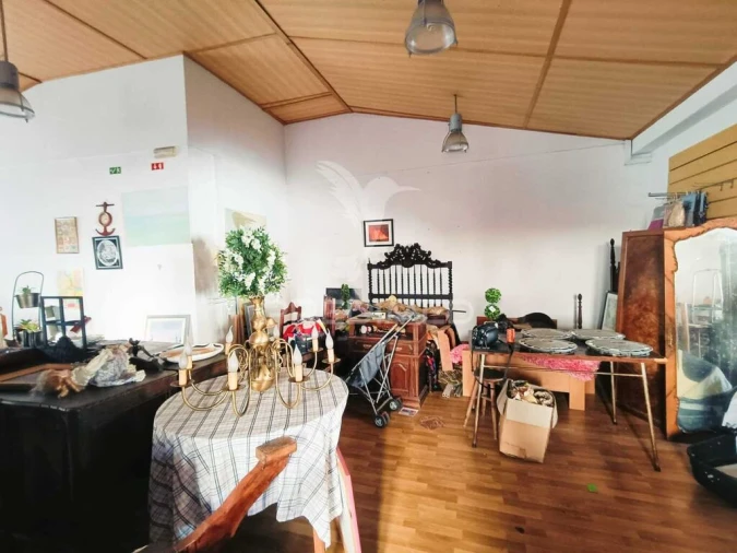 Prédio para Venda em Caxarias Foto 4