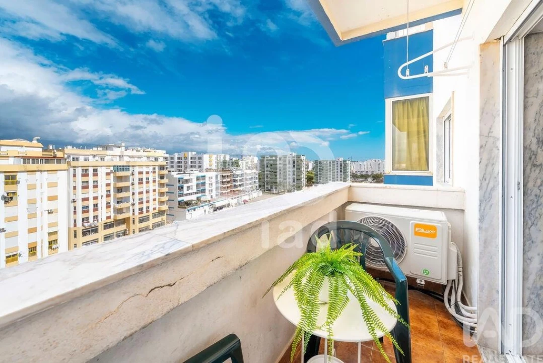 Apartamento T1 para Venda em Quarteira Foto 8