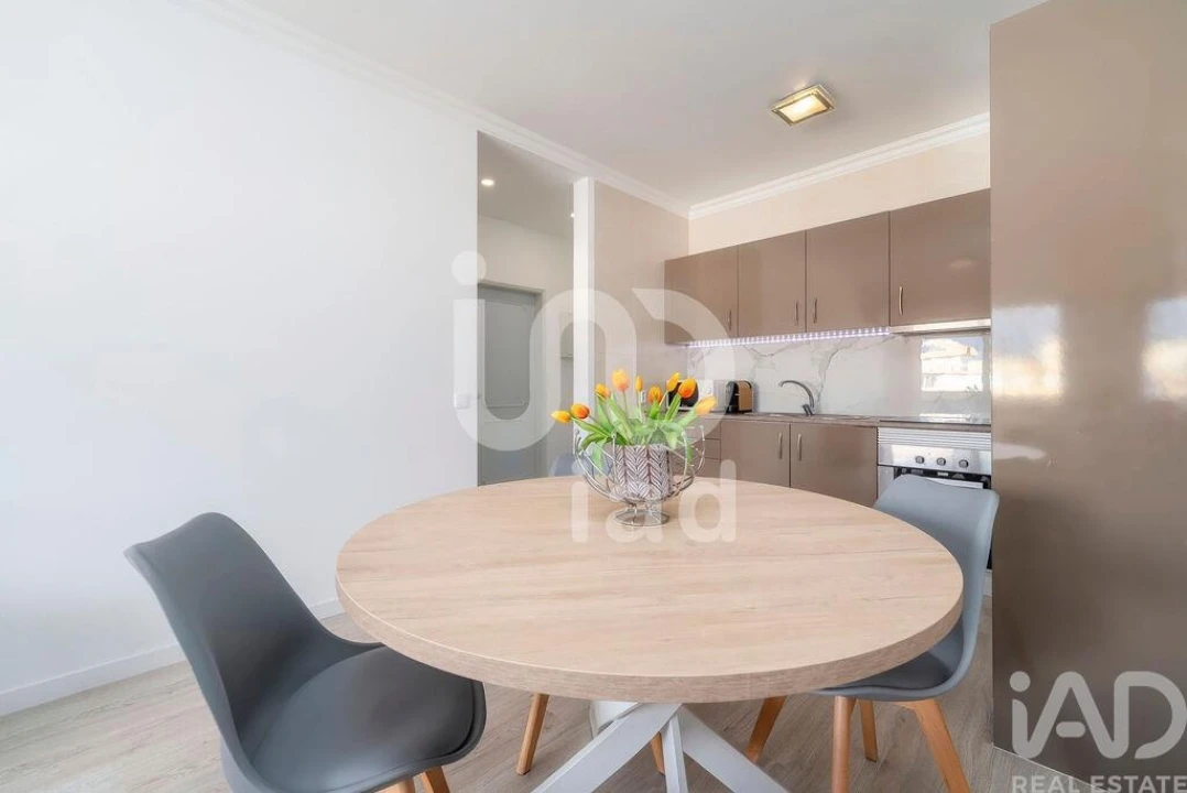 Apartamento T1 para Venda em Quarteira Foto 3