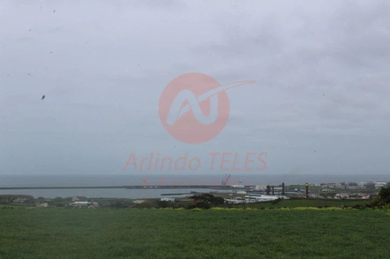Terreno para Venda em Praia da Vitoria (Santa Cruz) Foto 3