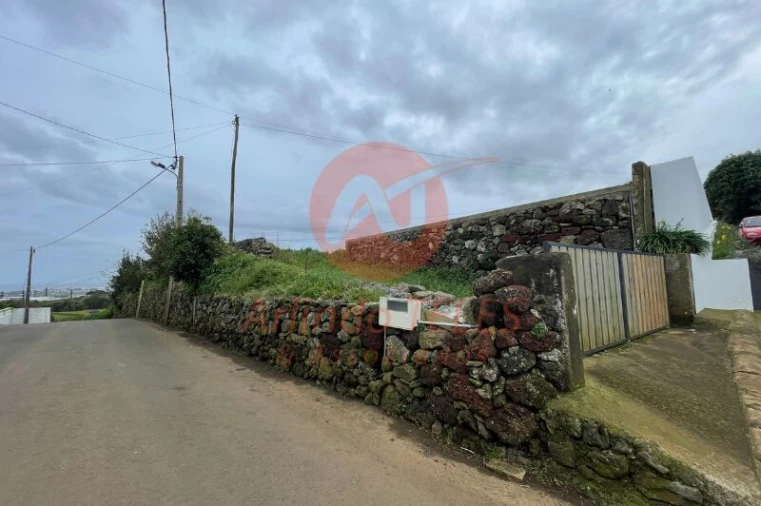 Terreno para Venda em Praia da Vitoria (Santa Cruz) Foto 4