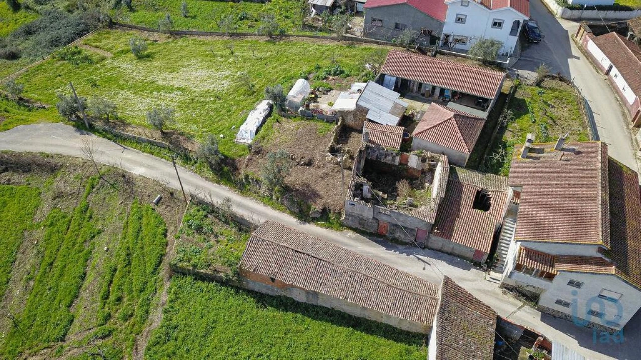 Moradia T1 para Venda em Friúmes e Paradela Foto 4