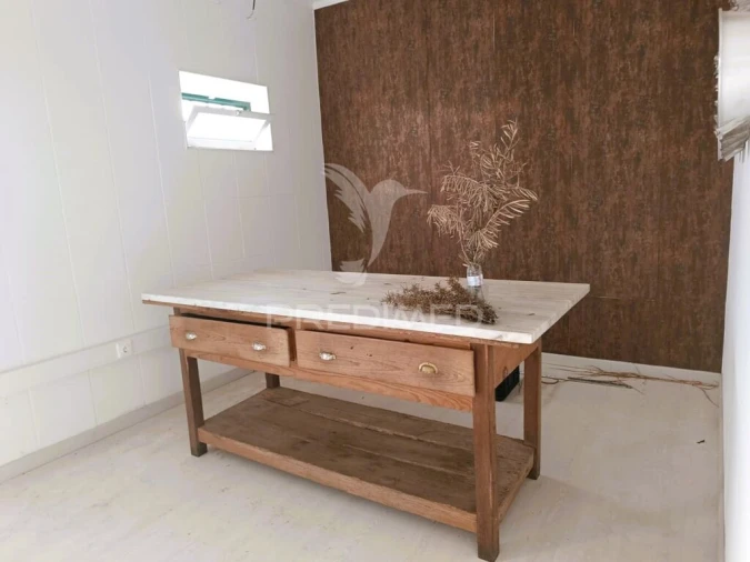 Armazém para Venda em Montoito