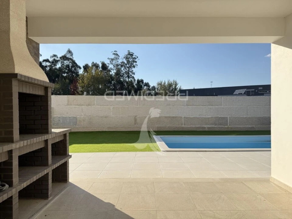 Moradia T4 para Venda em São Mamede Foto 1