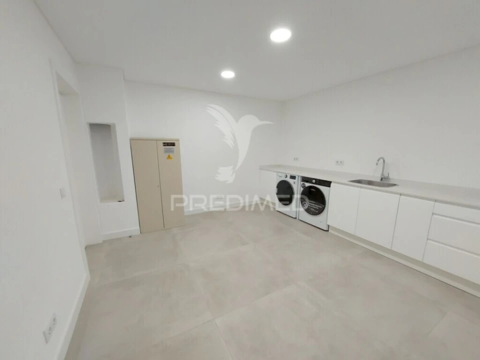 Moradia T4 para Venda em Bensafrim e Barão de São João Foto 13