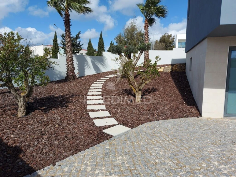 Moradia T4 para Venda em Bensafrim e Barão de São João Foto 10