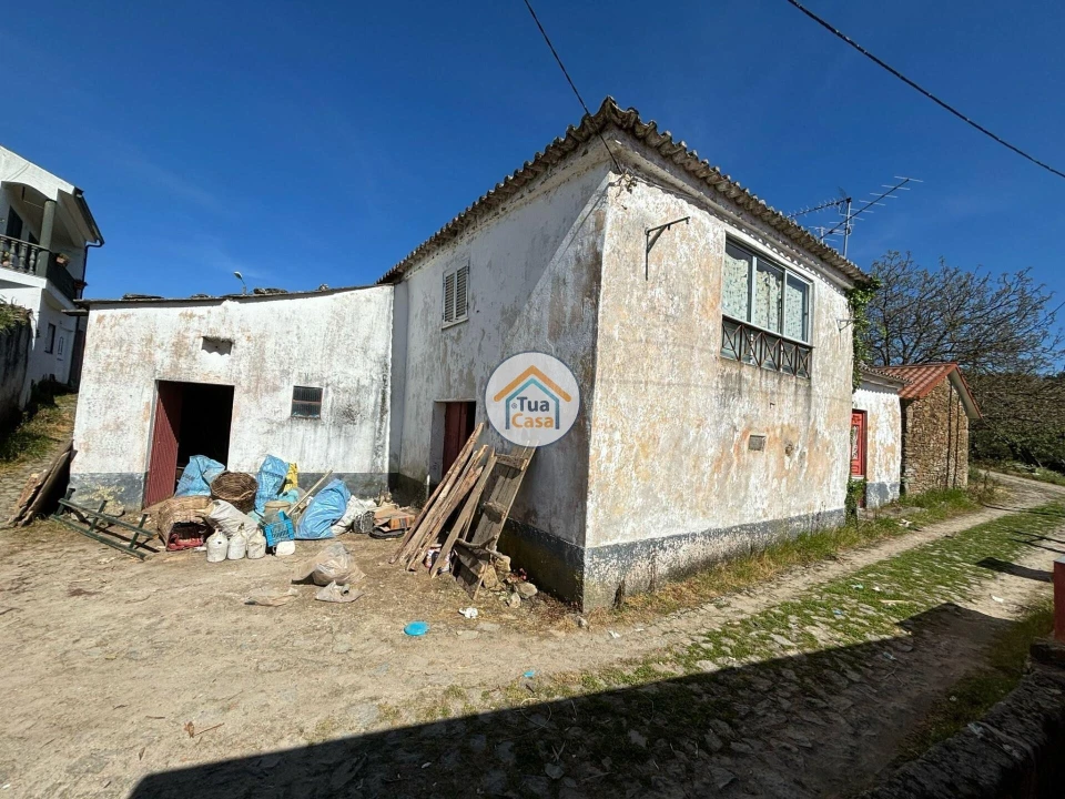 Moradia T2 para Venda em Folhadela Foto 1