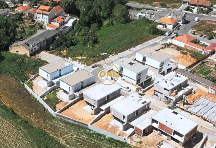 Moradia T3 para Venda em São Felix da Marinha