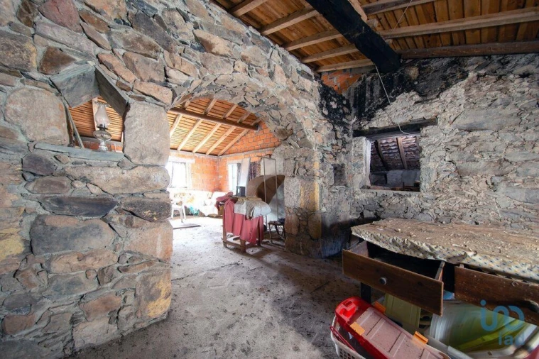 Moradia T3 para Venda em Serpins Foto 11