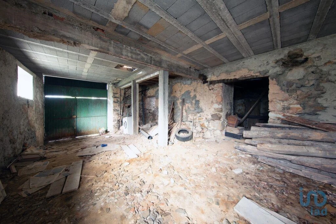 Moradia T3 para Venda em Serpins Foto 8