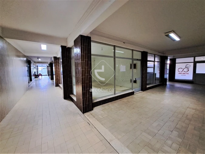 Loja para Arrendamento em Ponte da Barca, V.N. Muía, Paço Vedro Magalhães Foto 1