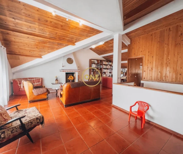 Moradia T4 para Venda em Ponta Delgada (São Pedro) Foto 12