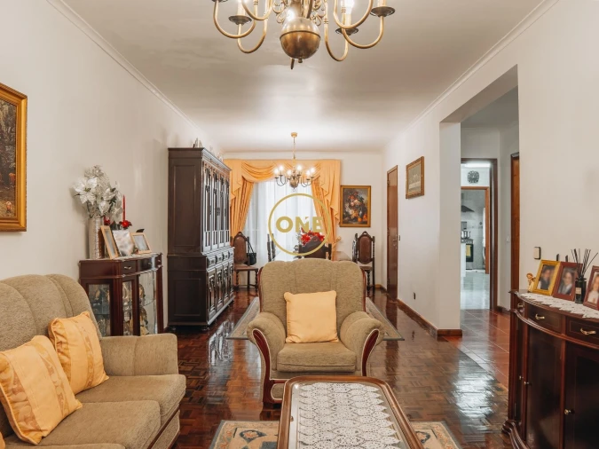 Moradia T4 para Venda em Ponta Delgada (São Pedro) Foto 4