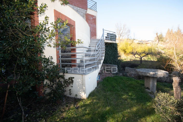 Moradia T3 para Venda em Avelãs de Ambom e Rocamondo