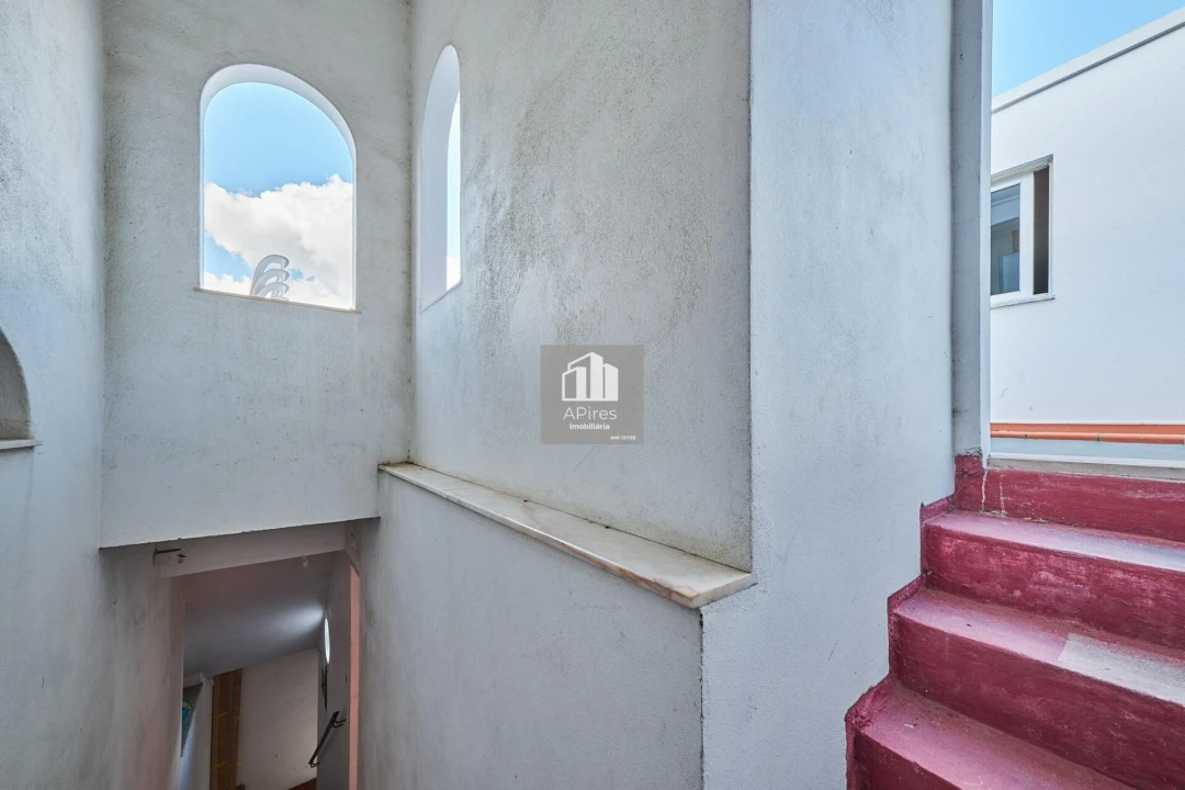 Apartamento T6 para Venda em Caparica e Trafaria Foto 33