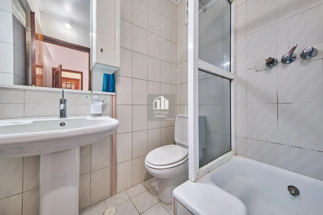 Apartamento T6 para Venda em Caparica e Trafaria Foto 36