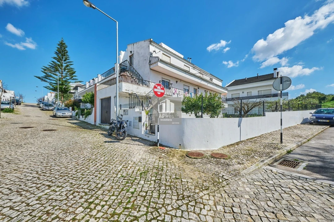 Apartamento T6 para Venda em Caparica e Trafaria Foto 4