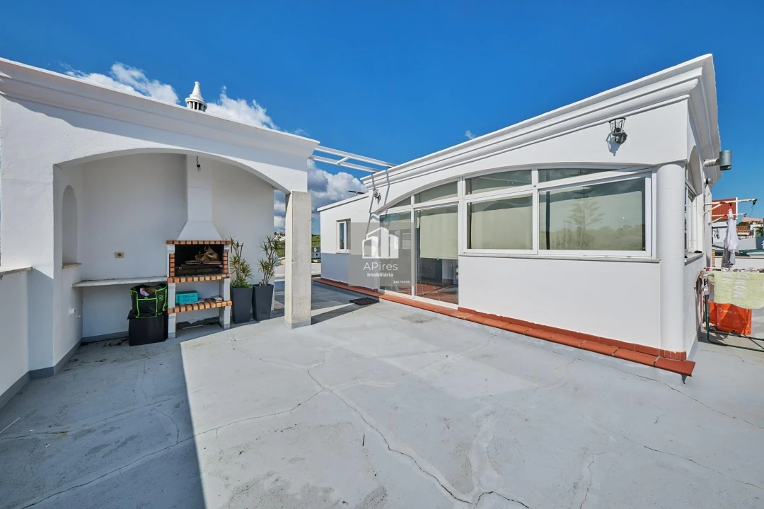 Apartamento T6 para Venda em Caparica e Trafaria Foto 5