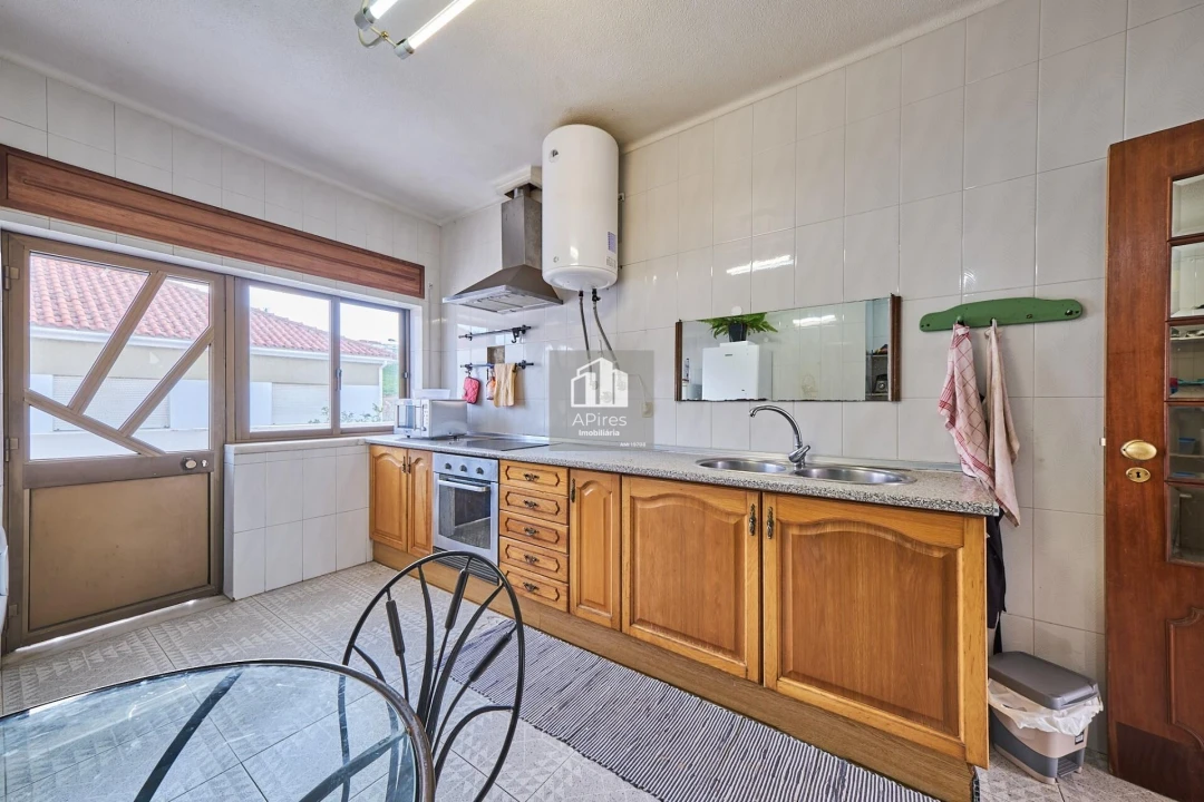 Apartamento T6 para Venda em Caparica e Trafaria Foto 24