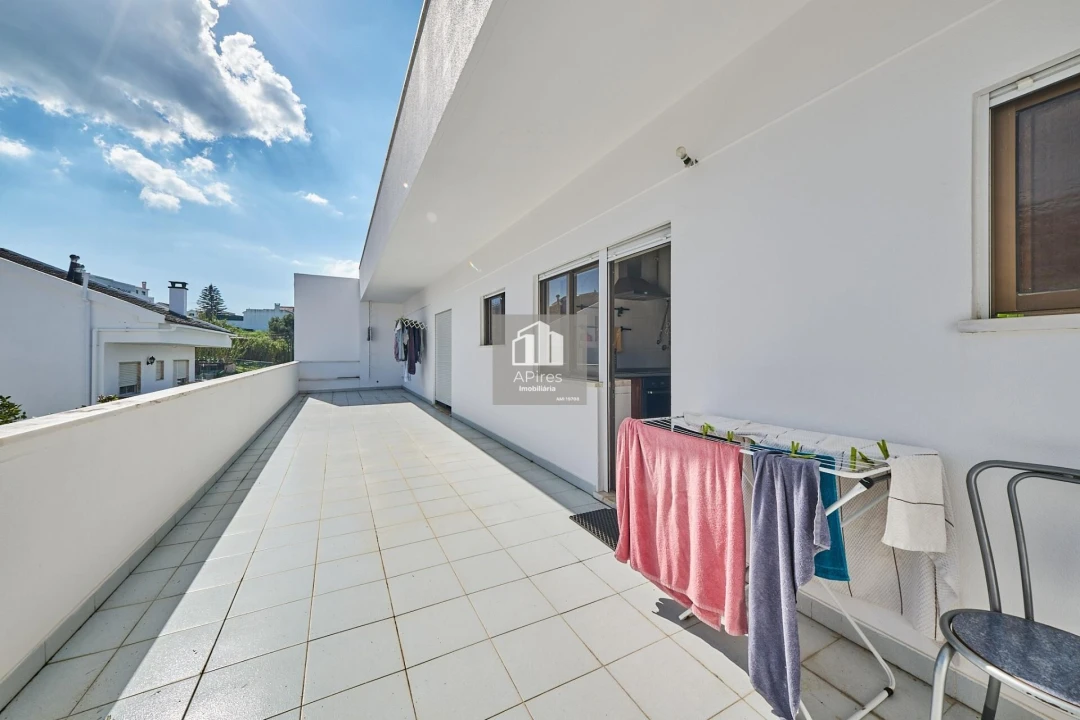 Apartamento T6 para Venda em Caparica e Trafaria Foto 15