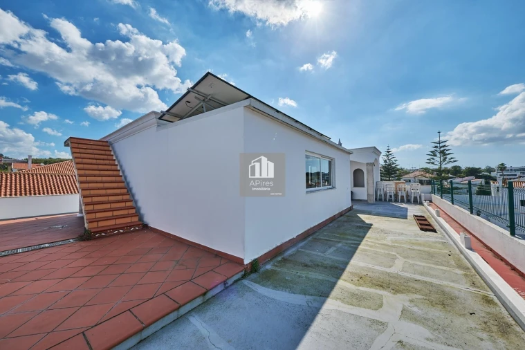 Apartamento T6 para Venda em Caparica e Trafaria Foto 8