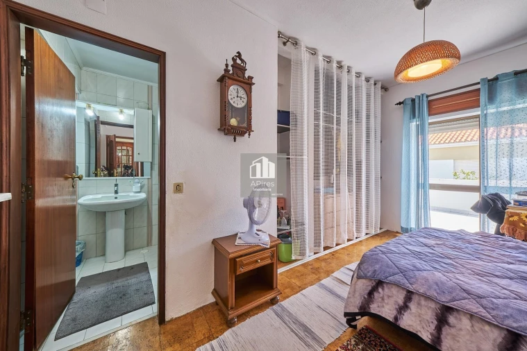 Apartamento T6 para Venda em Caparica e Trafaria Foto 29