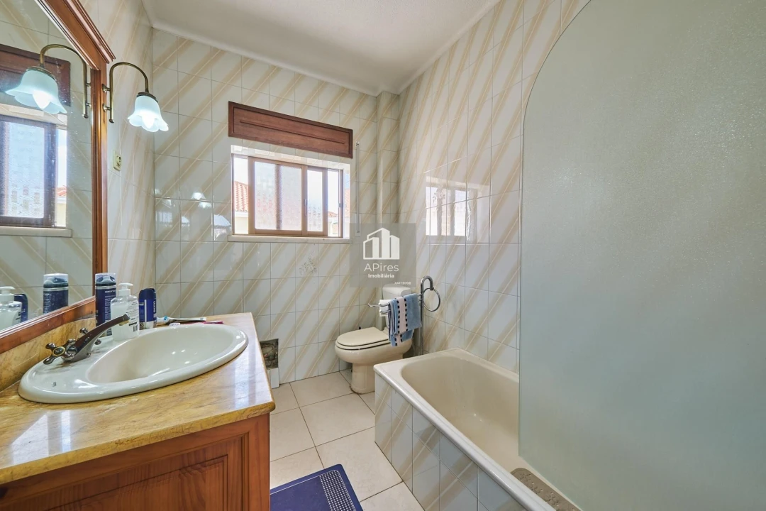 Apartamento T6 para Venda em Caparica e Trafaria Foto 35