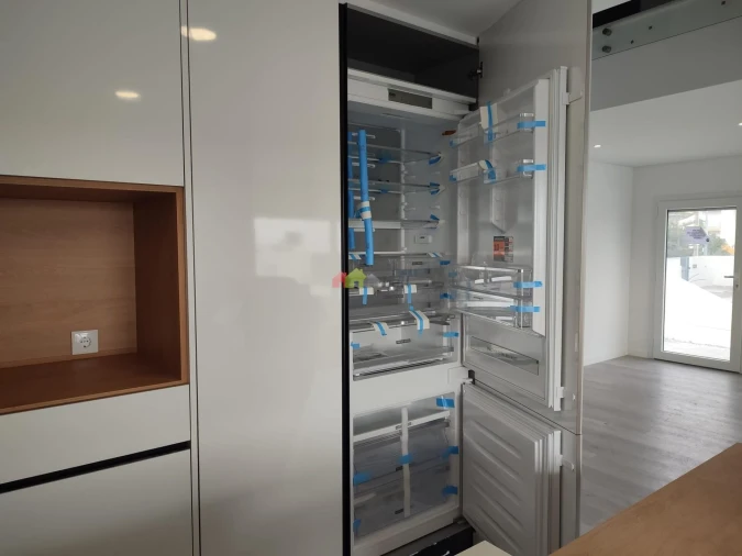Apartamento T2 para Venda em Corroios Foto 2