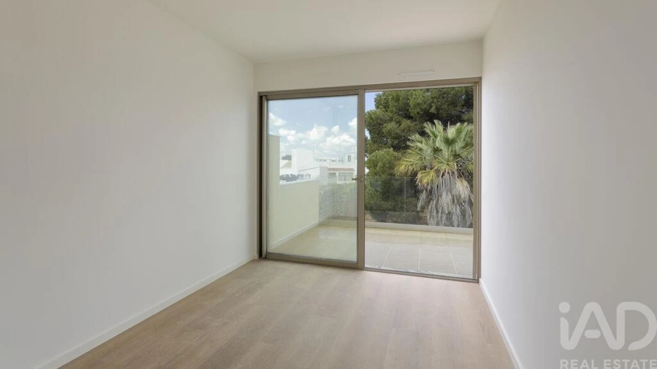 Apartamento T1 para Venda em Alvor Foto 2