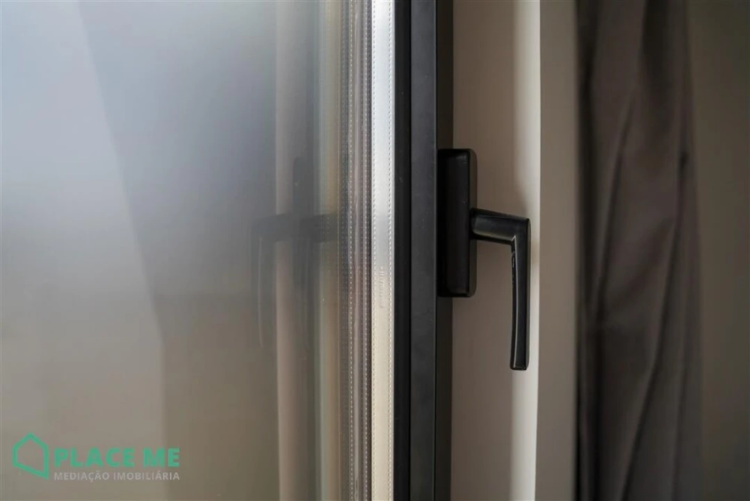 Apartamento T1 para Arrendamento em Azurem Foto 3