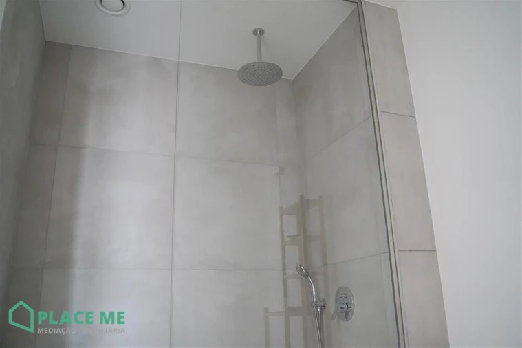 Apartamento T1 para Arrendamento em Azurem Foto 18