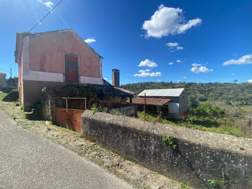 Moradia T3 para Venda em Chãos Foto 4