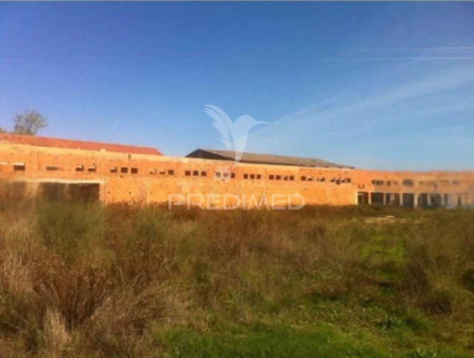 Prédio para Venda em Povoa da Isenta Foto 1