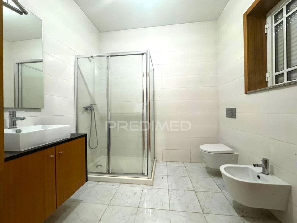 Quinta T4 para Venda em Abação e Gémeos Foto 11