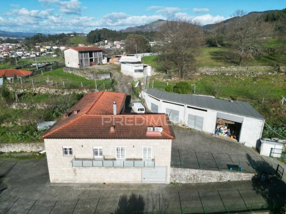 Quinta T4 para Venda em Abação e Gémeos Foto 1