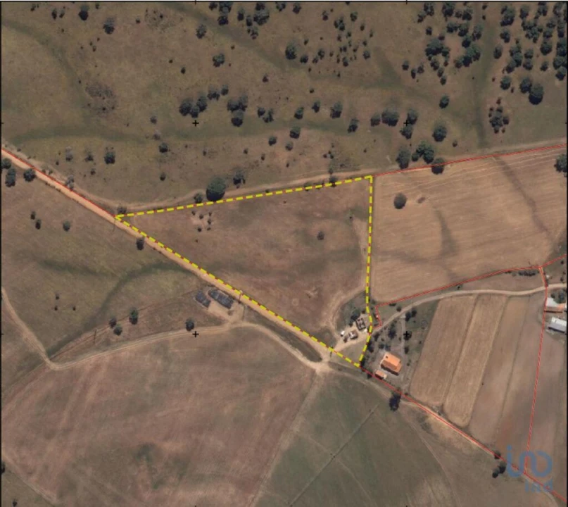 Moradia T2 para Venda em Santa Maria do Castelo e Santiago e Santa Susana Foto 3