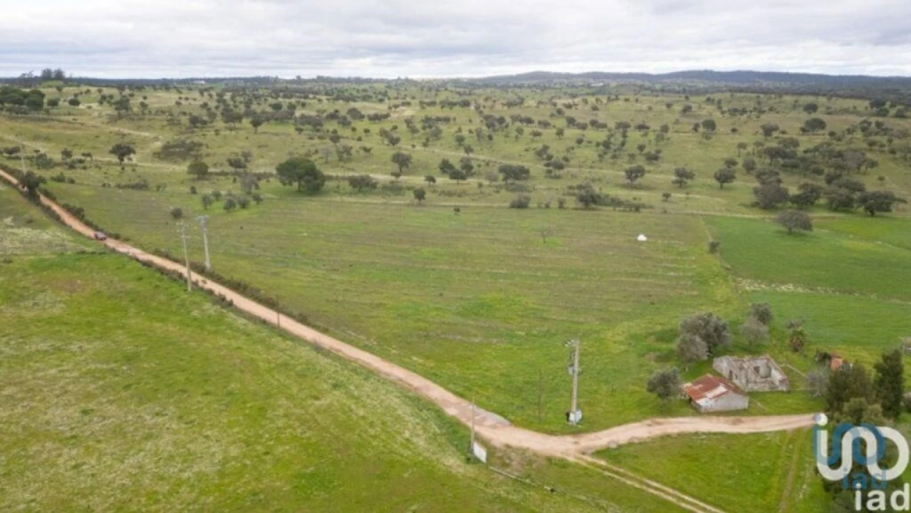 Moradia T2 para Venda em Santa Maria do Castelo e Santiago e Santa Susana Foto 14