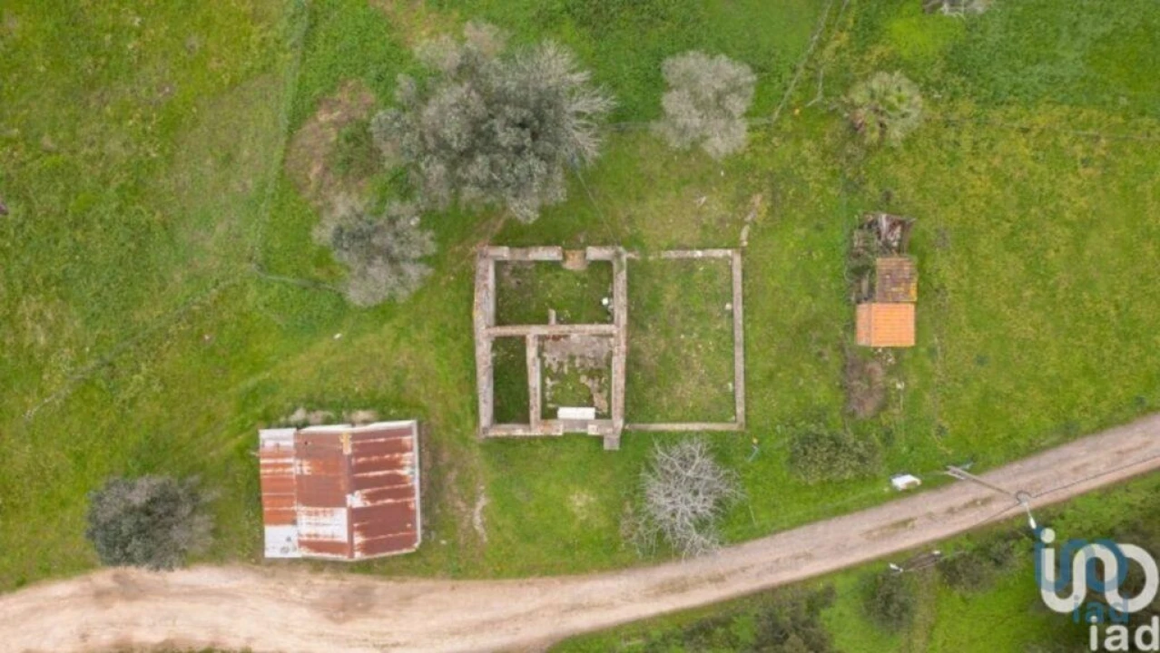 Moradia T2 para Venda em Santa Maria do Castelo e Santiago e Santa Susana Foto 13