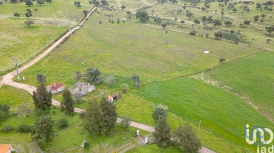 Moradia T2 para Venda em Santa Maria do Castelo e Santiago e Santa Susana Foto 1