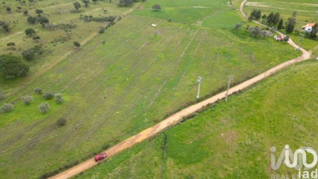 Moradia T2 para Venda em Santa Maria do Castelo e Santiago e Santa Susana Foto 15
