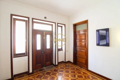 Moradia T7 para Venda em Funchal (Santa Maria Maior)