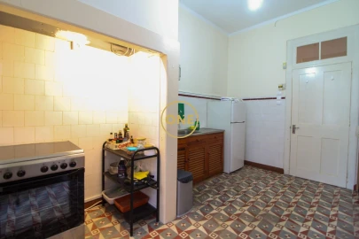 Moradia T7 para Venda em Funchal (Santa Maria Maior)