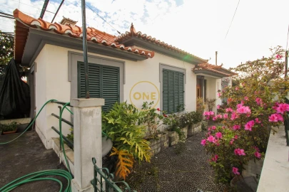 Moradia T7 para Venda em Funchal (Santa Maria Maior)