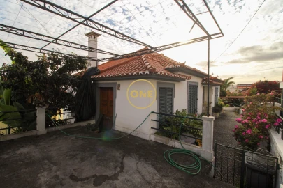 Moradia T7 para Venda em Funchal (Santa Maria Maior)