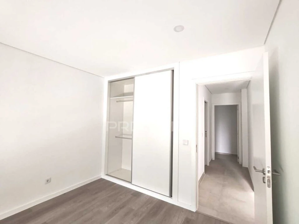 Moradia T4 para Venda em Nossa Senhora das Misericordias Foto 18