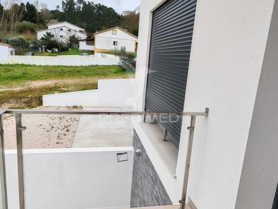 Moradia T4 para Venda em Nossa Senhora das Misericordias Foto 13