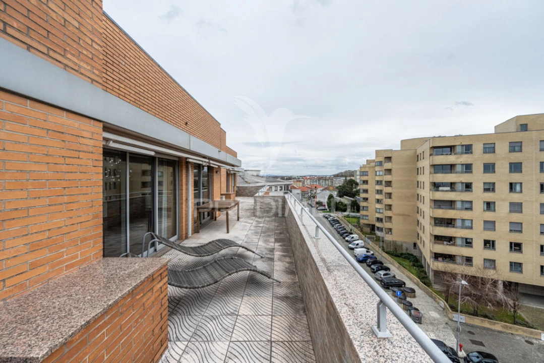 Apartamento T5 para Venda em Paranhos Foto 13